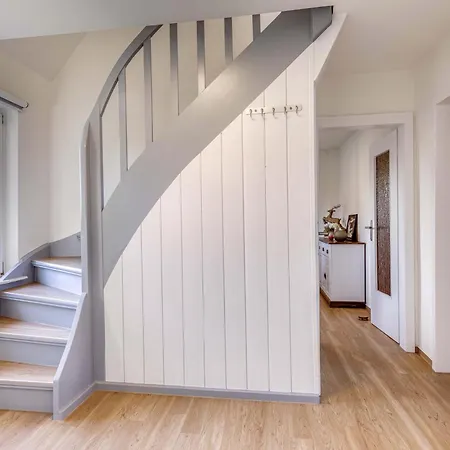 Casa Castagno Mit Garten, Balkon Und Sauna- Heisst Sie Herzlich Willkommen! Tatil Evi Alt Schwerin