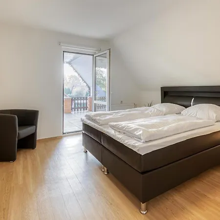 Casa Castagno Mit Garten, Balkon Und Sauna- Heisst Sie Herzlich Willkommen! * Alt Schwerin