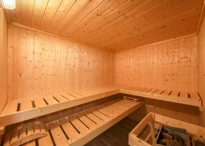 בית נופש Casa Castagno Mit Garten, Balkon Und Sauna- Heisst Sie Herzlich Willkommen! *